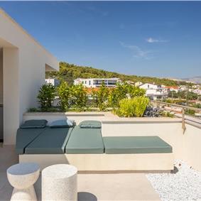 4-Bedroom Luxury Villa with Heated Pool, Ciovo near Trogir – Sleeps 8